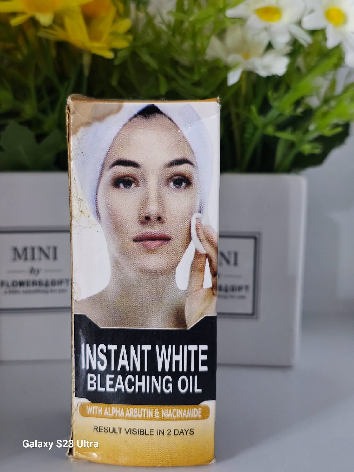 Instant white bleaching oil