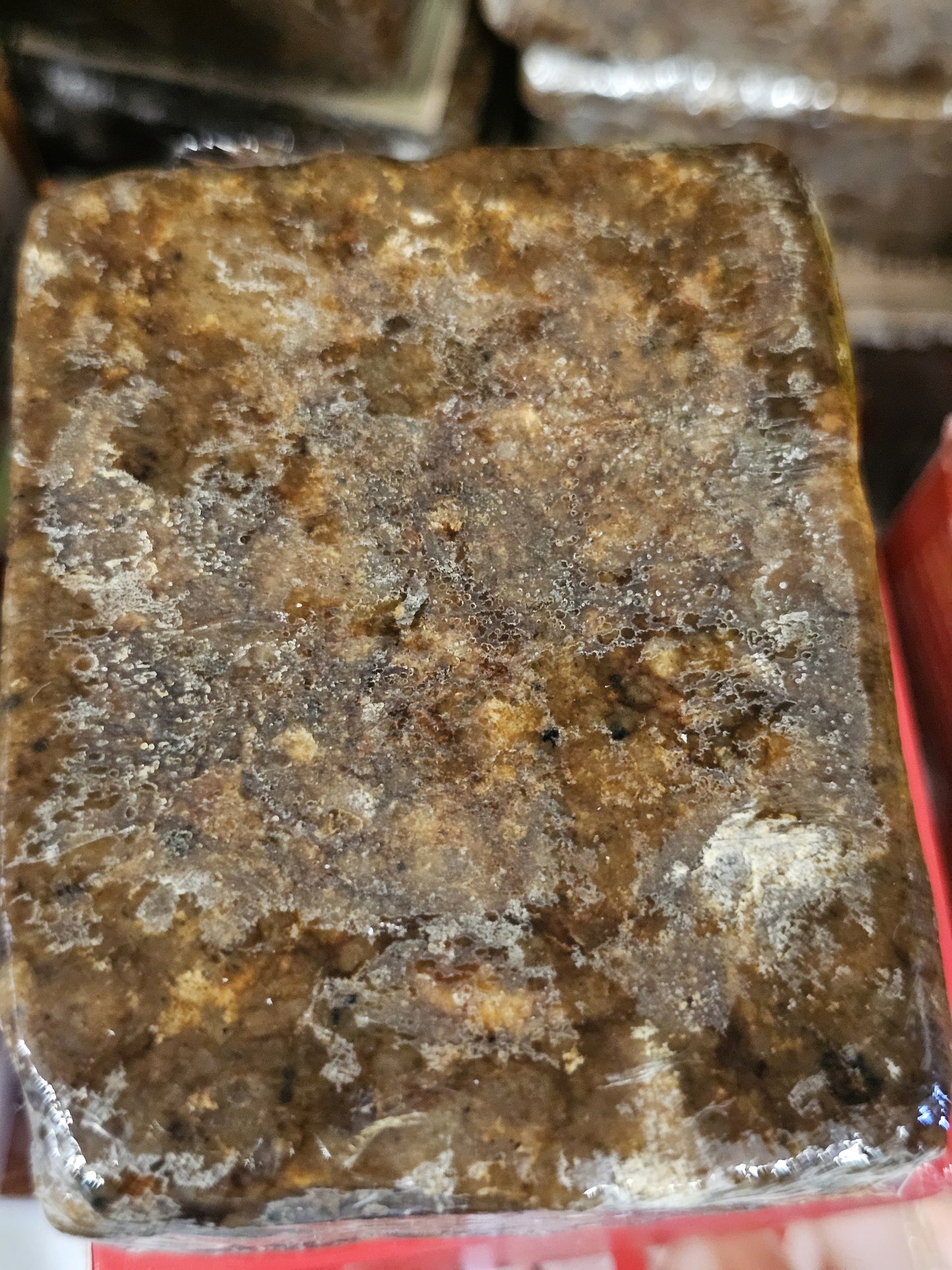 Black soap with lemon grass x2.