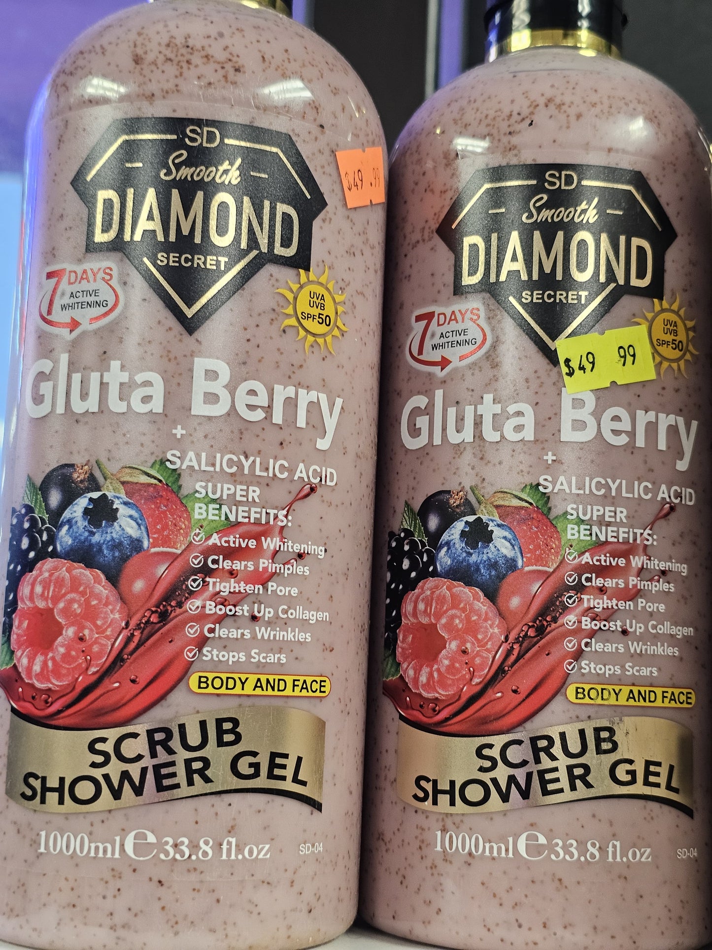 Smooth Diamond Secret Gluta Berry Scrub Shower Gel