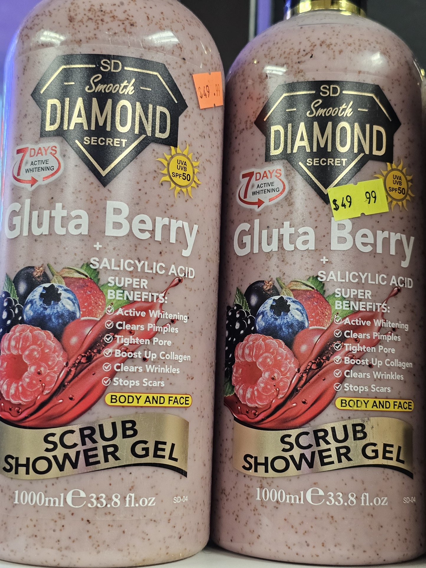 Smooth Diamond Secret Gluta Berry Scrub Shower Gel