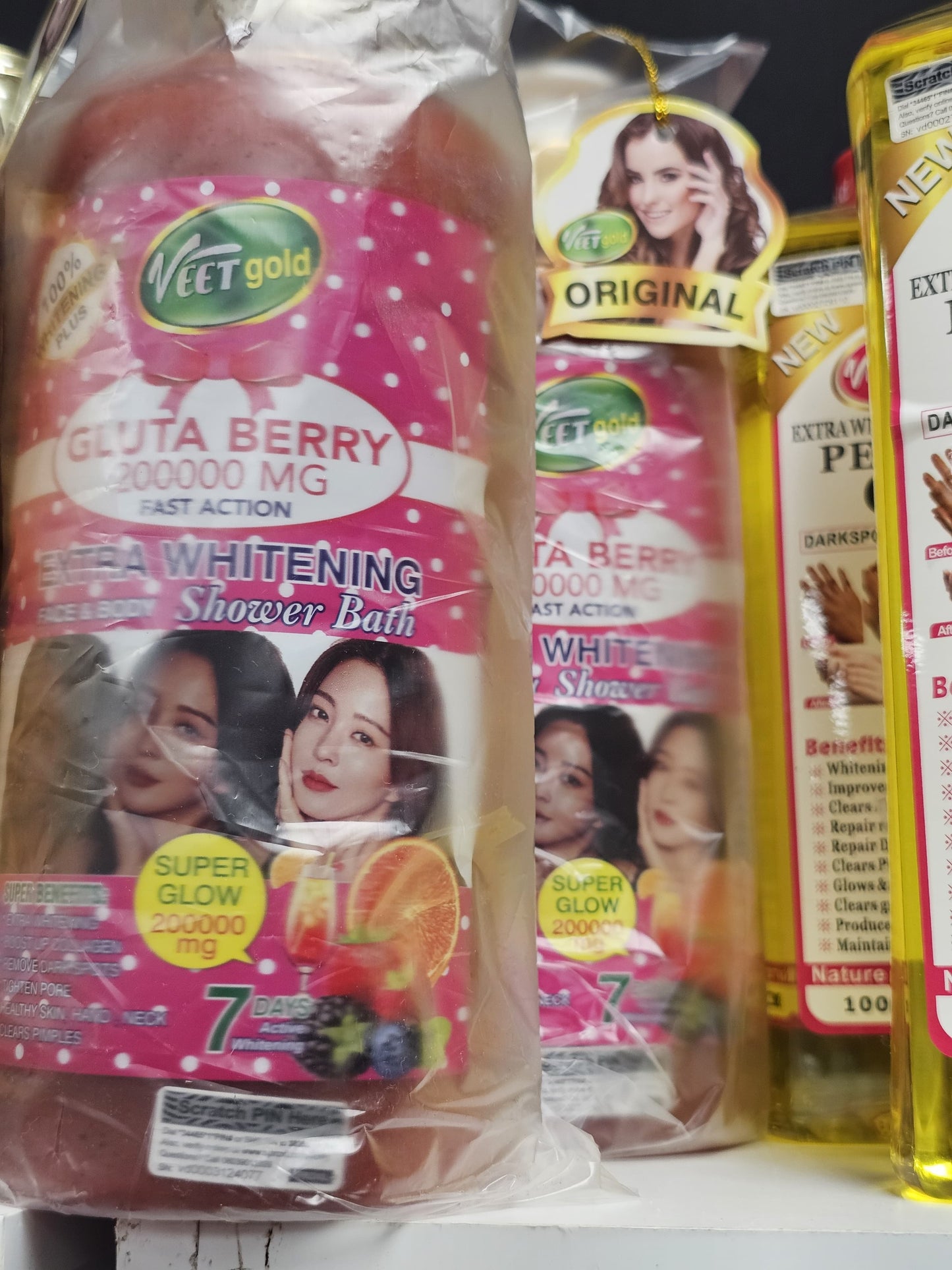 VEET Gold Gluta Berry Extra Whitening Shower Bath