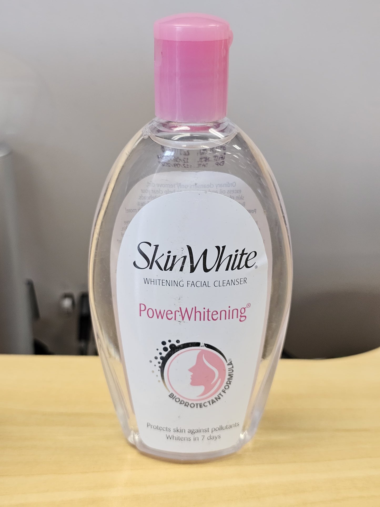 Skin white power whitening whitening facial cleanser 135ml